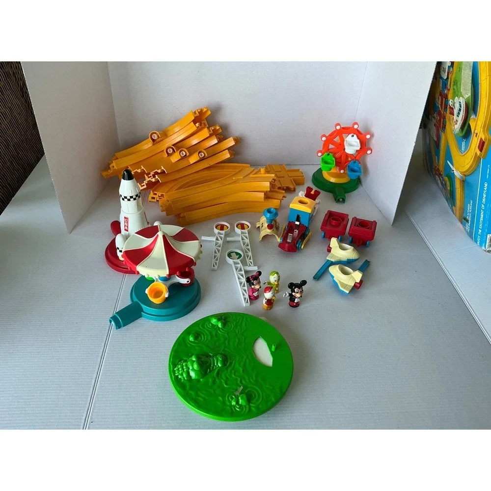 Playmates Vintage Disneyland Play Set Battery Train 31‎ Pieces Mickey Mouse Toy
